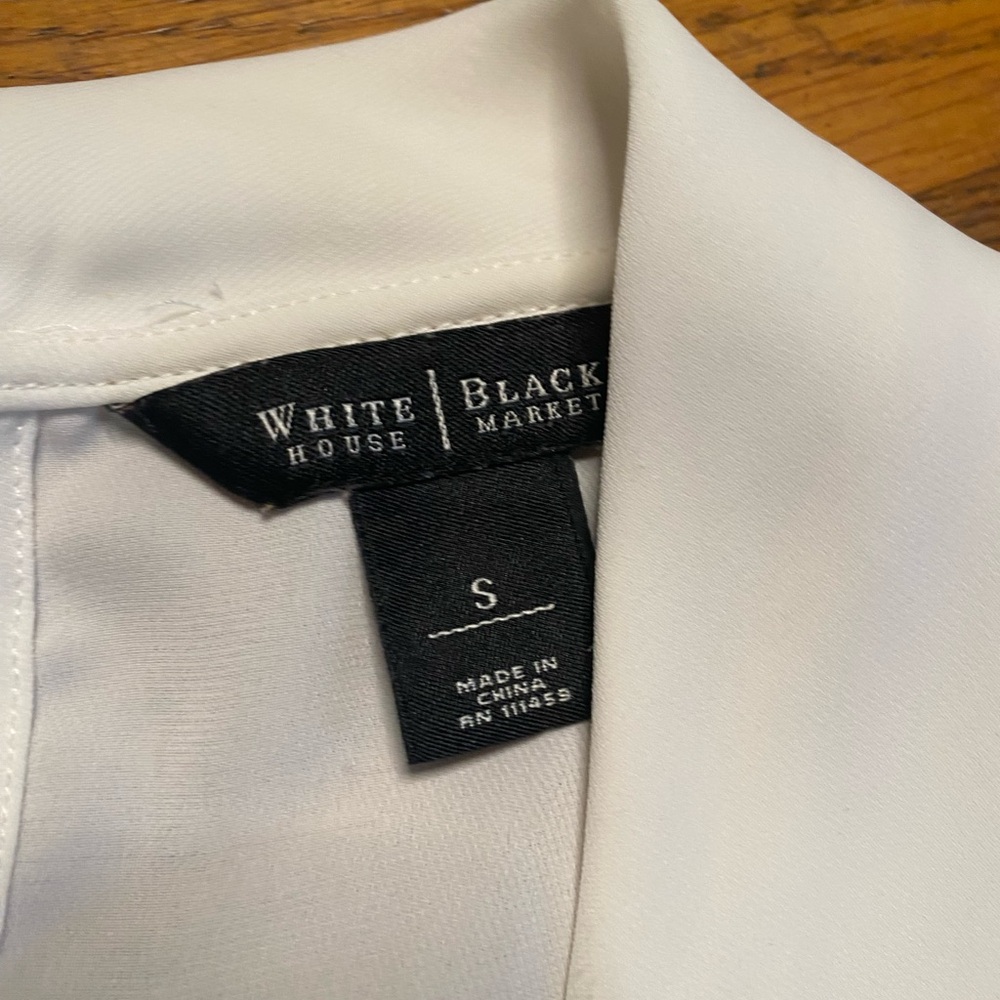 White House Black Market top size s - Picture 6 of 8